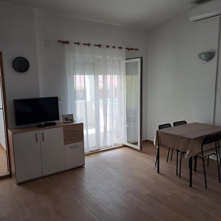 Apartments Cecilija ポヴリャナ エクステリア 写真