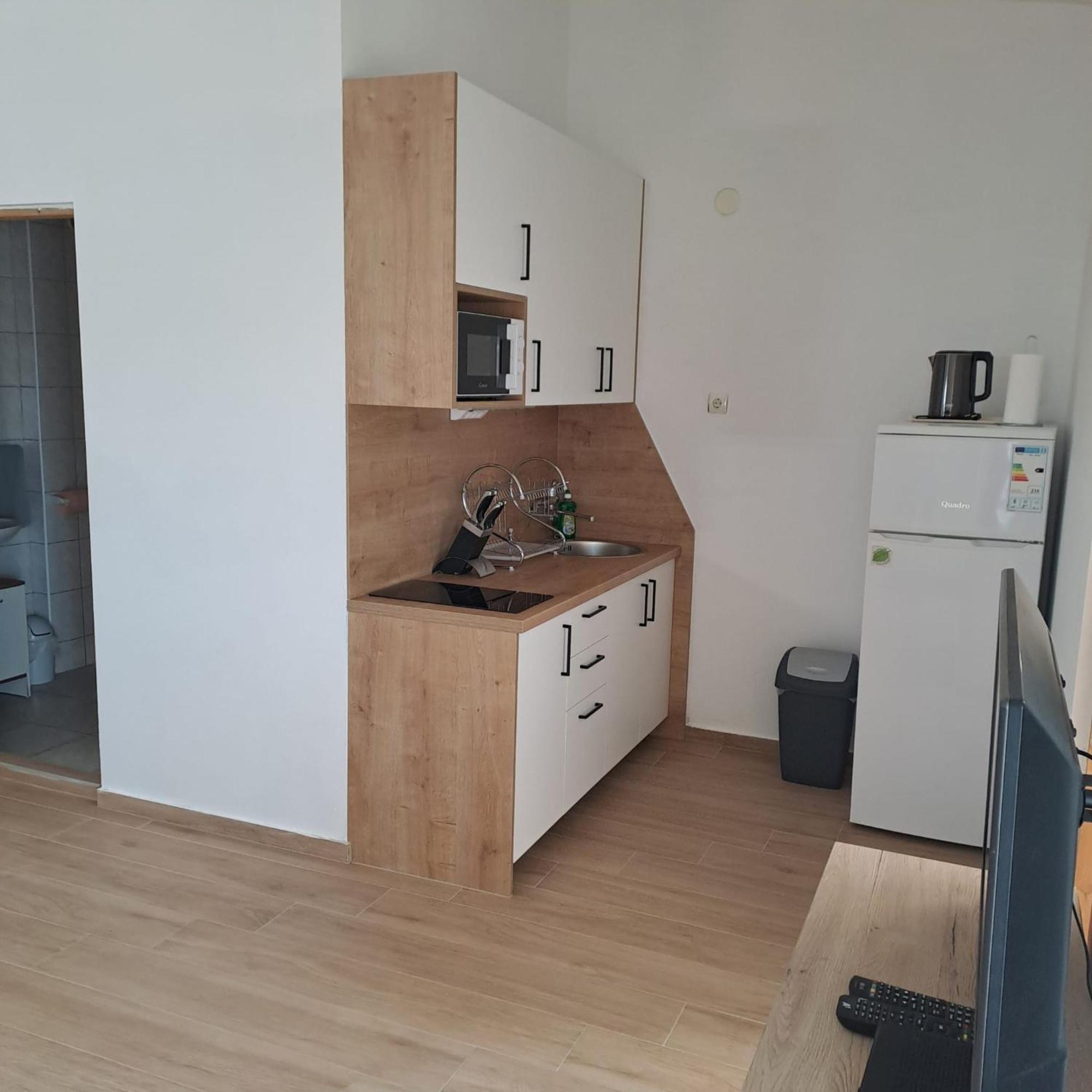 Apartments Cecilija ポヴリャナ エクステリア 写真