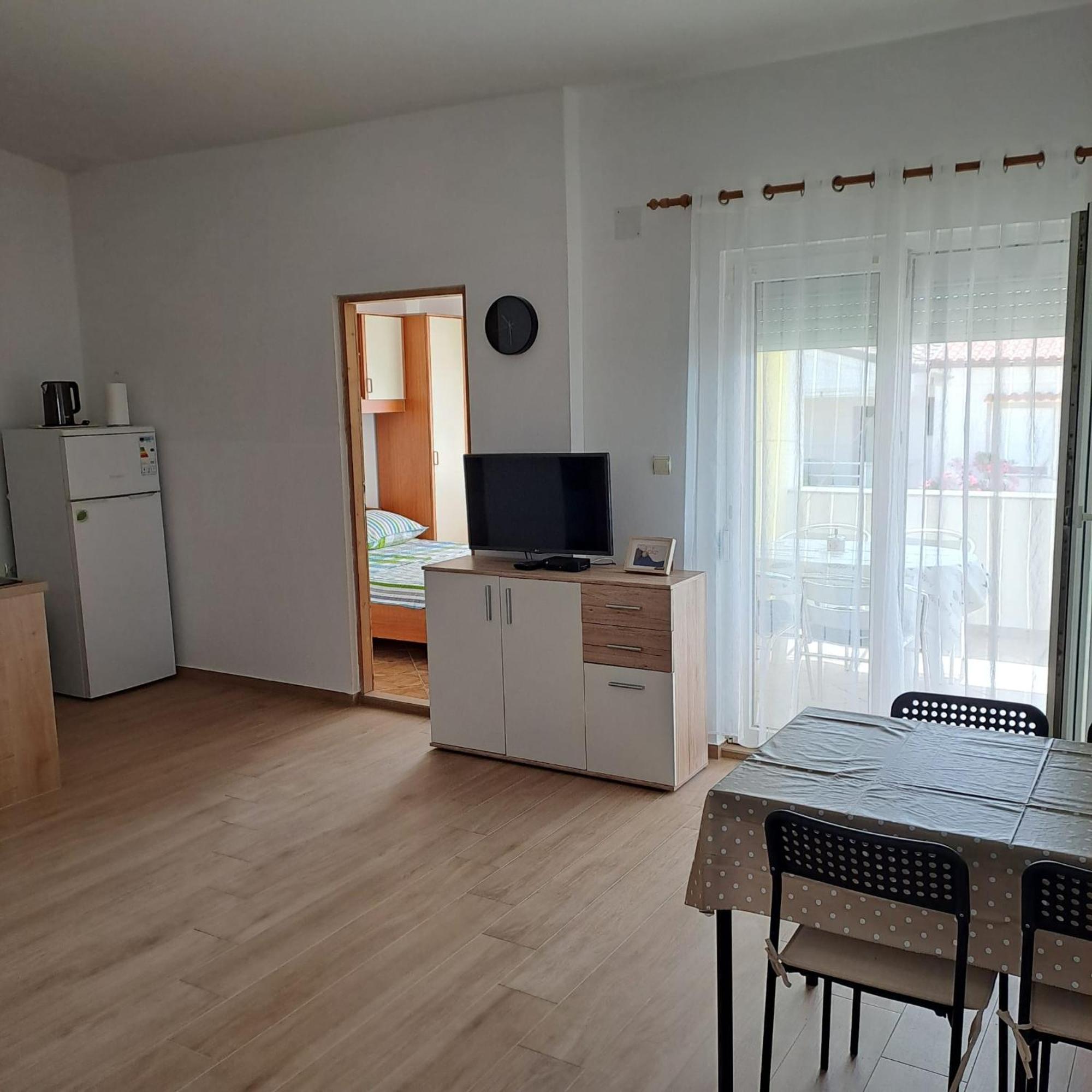 Apartments Cecilija ポヴリャナ エクステリア 写真
